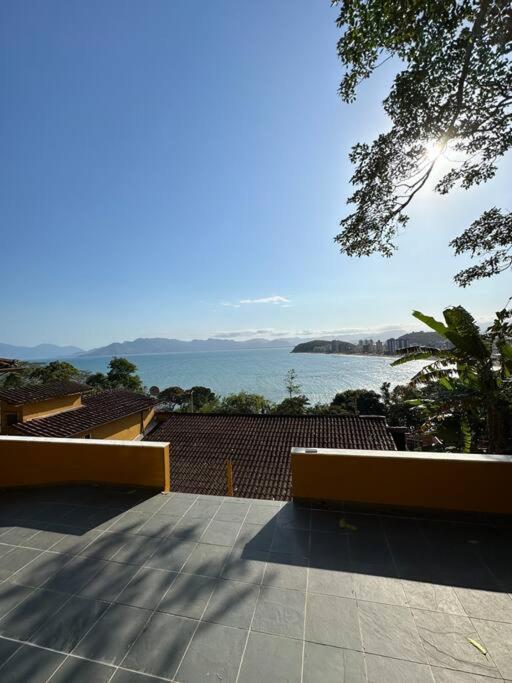 Por De Sol No Mar Da Cama Villa Caraguatatuba Exterior foto